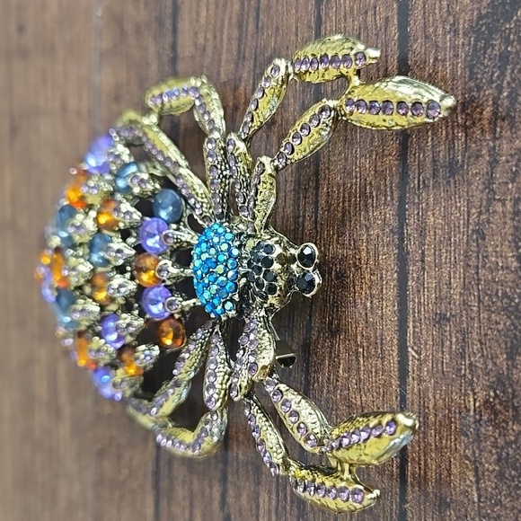 FREE SHIPPING !!  Gigantic Rhinestone Brass Spider Pin Brooch - Picture 8 of 9